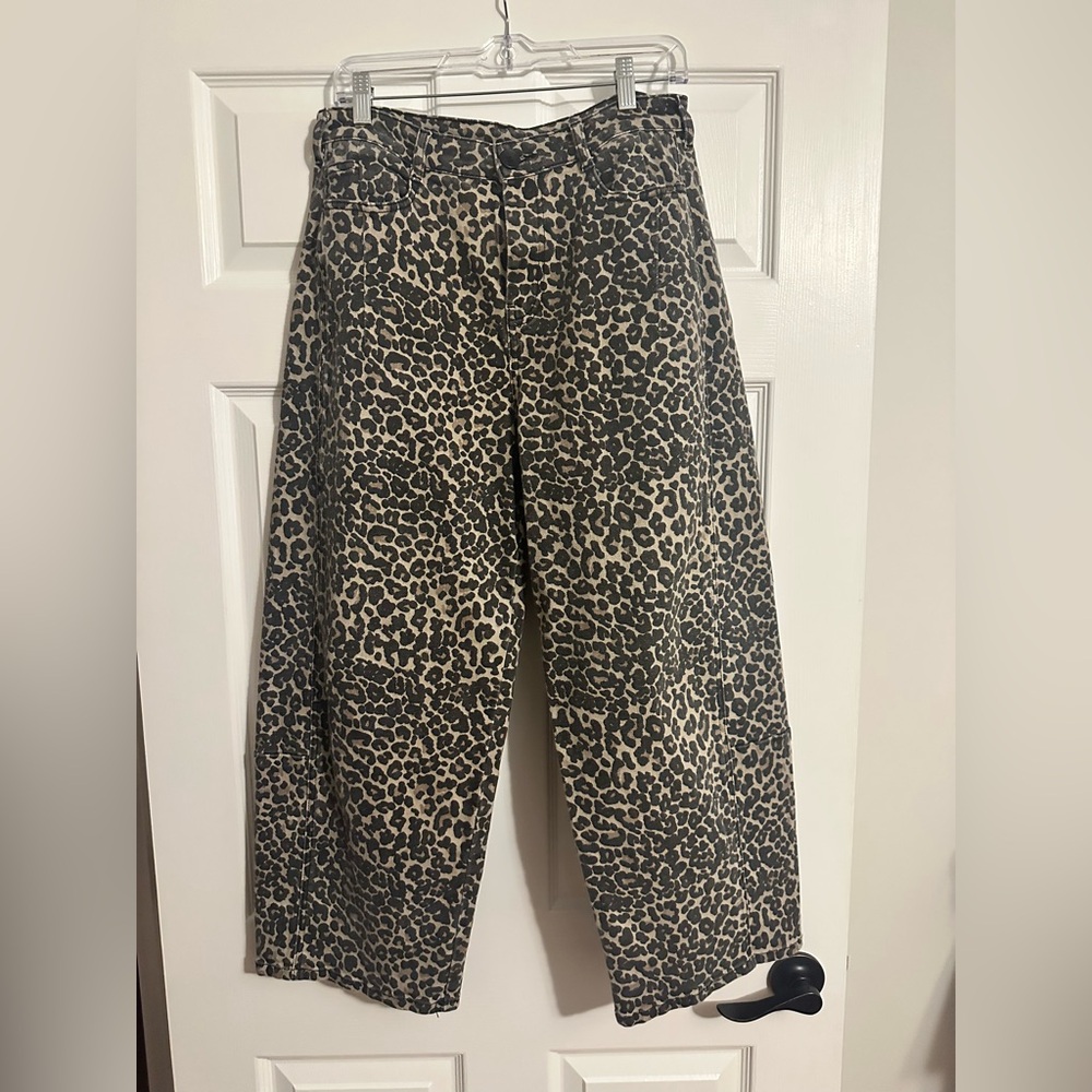Minus muse leopard print barrel leg denim size medium